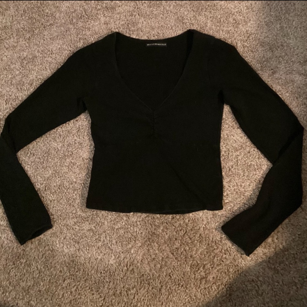 Brandy Melville scrunched long sleeve
